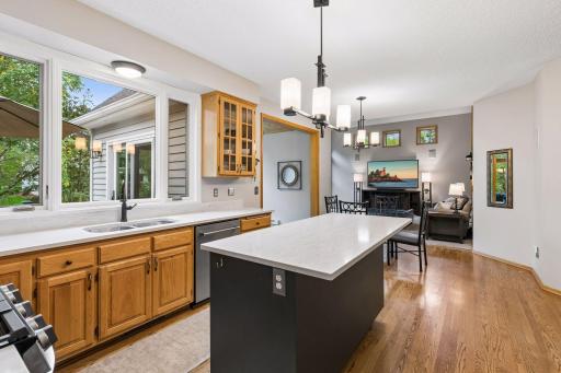 14841 Langdon Place, Eden Prairie, MN 55347