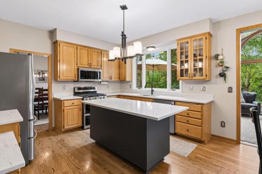 14841 Langdon Place, Eden Prairie, MN 55347