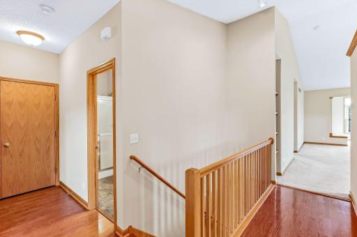 536 Holly Lane N, Oakdale, MN 55128