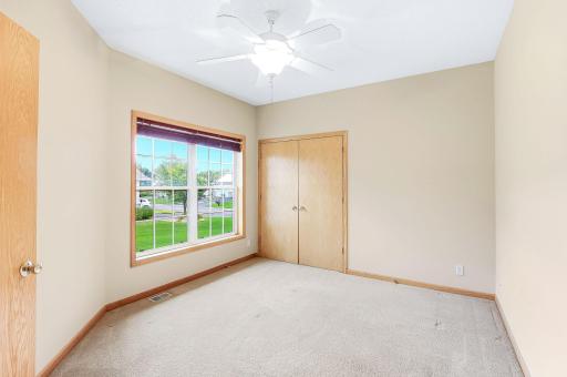536 Holly Lane N, Oakdale, MN 55128