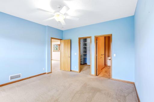536 Holly Lane N, Oakdale, MN 55128