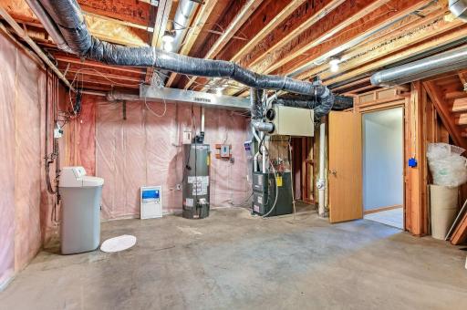 536 Holly Lane N, Oakdale, MN 55128