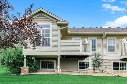 536 Holly Lane N, Oakdale, MN 55128