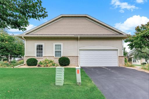 536 Holly Lane N, Oakdale, MN 55128