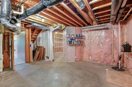 536 Holly Lane N, Oakdale, MN 55128