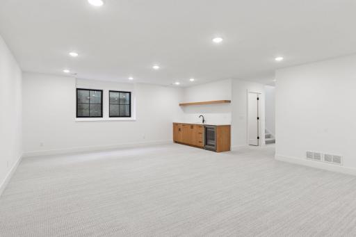 1980 Stanford Avenue, Saint Paul, MN 55105