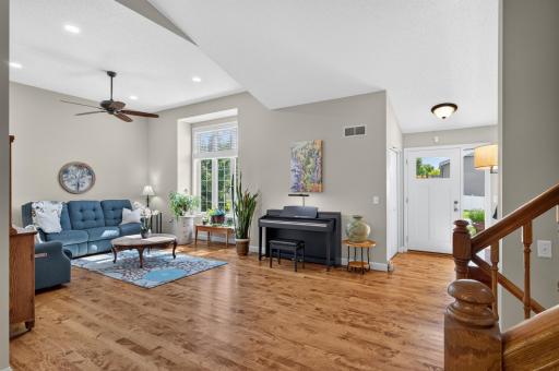 16959 Hubbard Trail, Lakeville, MN 55044