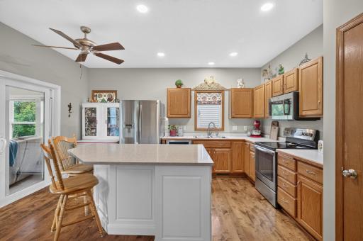16959 Hubbard Trail, Lakeville, MN 55044