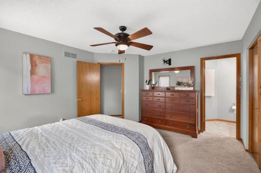16959 Hubbard Trail, Lakeville, MN 55044