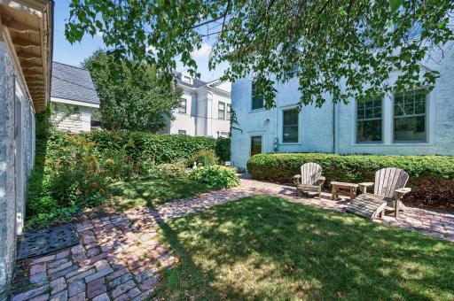 1100 Douglas Avenue, Minneapolis, MN 55403