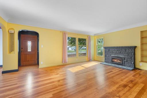 3607 Zenith Avenue N, Robbinsdale, MN 55422
