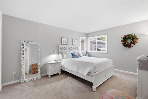 18385 Creeks Bend Drive, Minnetonka, MN 55345