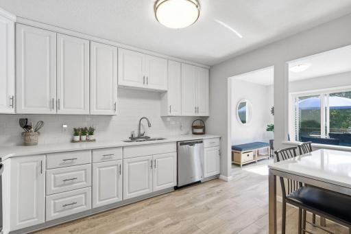 18385 Creeks Bend Drive, Minnetonka, MN 55345