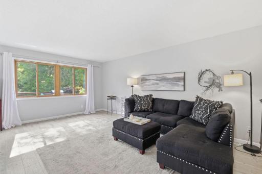18385 Creeks Bend Drive, Minnetonka, MN 55345