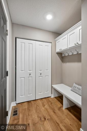 1909 Meridian Curve, Carver, MN 55315