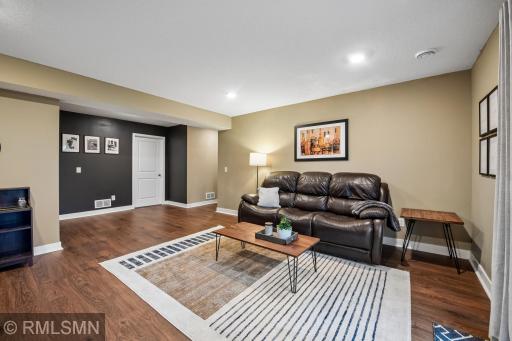 1909 Meridian Curve, Carver, MN 55315