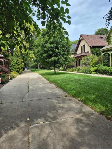 2112 Milwaukee Avenue, Minneapolis, MN 55404