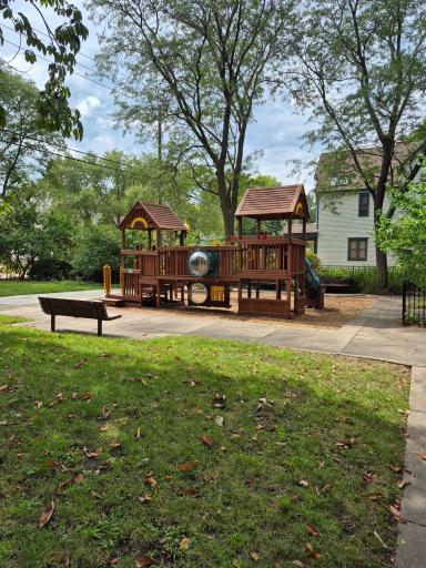 2112 Milwaukee Avenue, Minneapolis, MN 55404