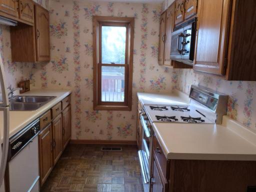 2112 Milwaukee Avenue, Minneapolis, MN 55404