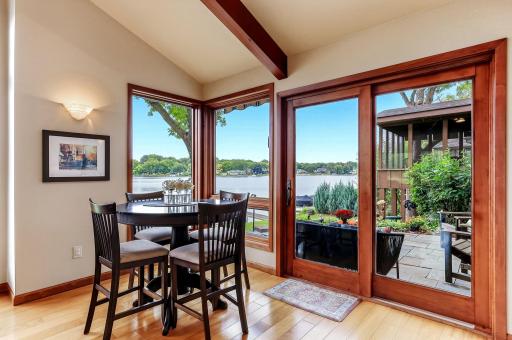 2162 Lakebrook Drive, New Brighton, MN 55112