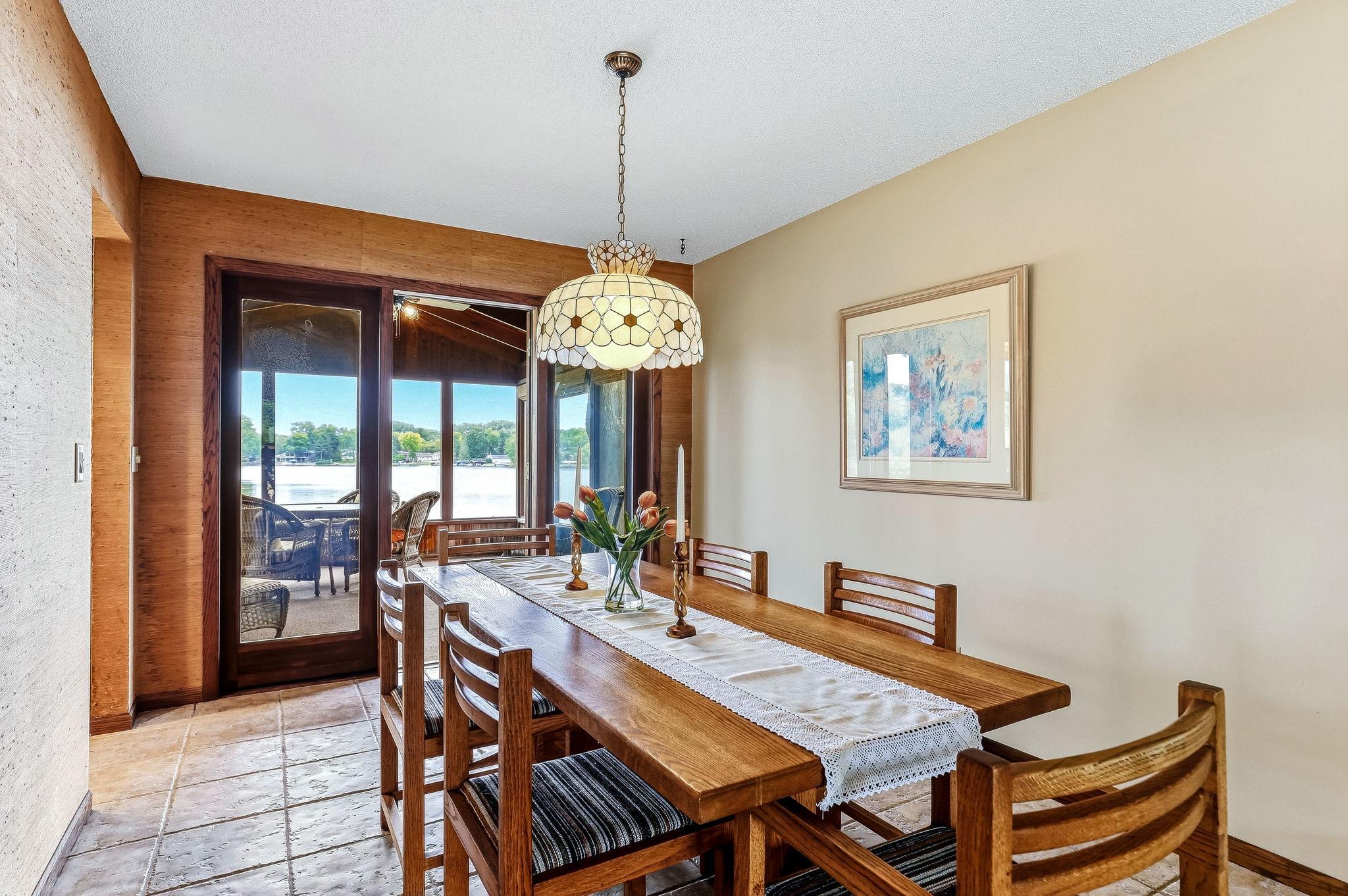 A busy place for family meals and entertaining