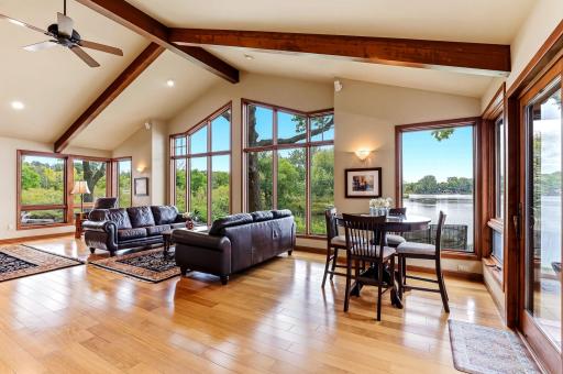 2162 Lakebrook Drive, New Brighton, MN 55112