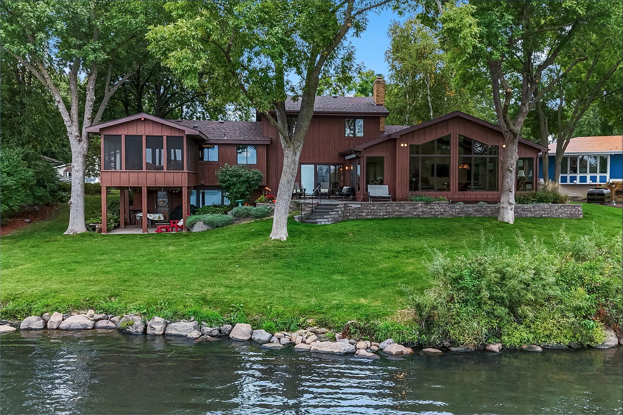 Property photo for 2162 Lakebrook Drive, New Brighton, MN 55112