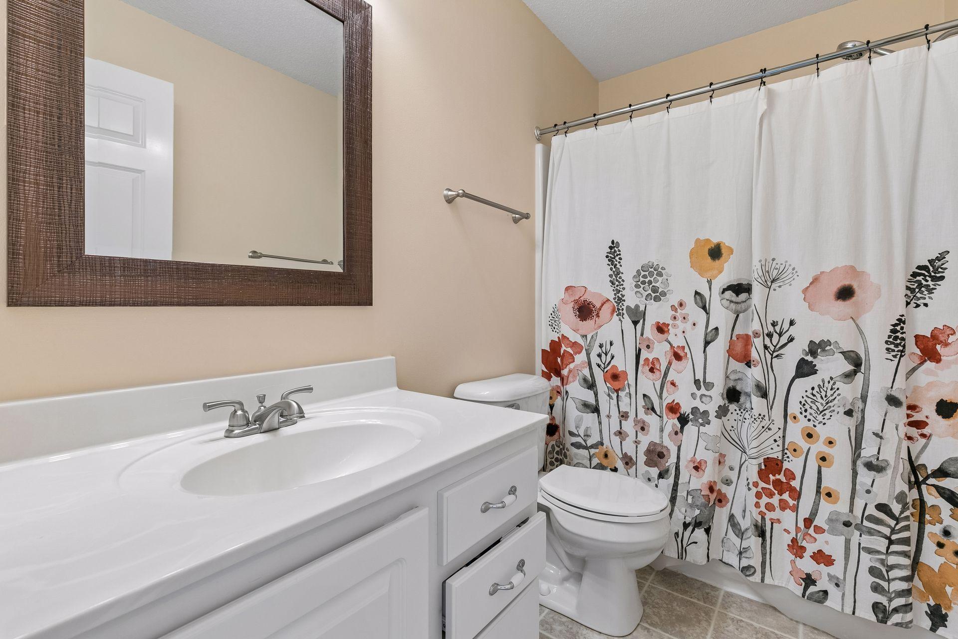 Upstairs full bathroom