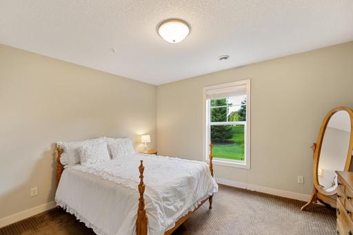 1430 Palisade Path, Woodbury, MN 55129