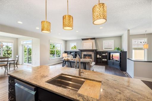 1430 Palisade Path, Woodbury, MN 55129