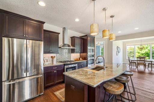 1430 Palisade Path, Woodbury, MN 55129