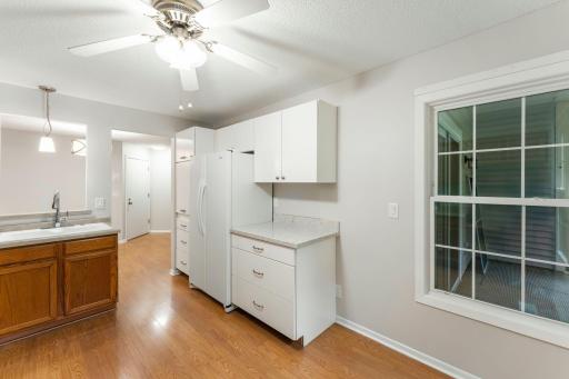 10924 Rhode Island Avenue S, Bloomington, MN 55438