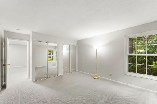 10924 Rhode Island Avenue S, Bloomington, MN 55438