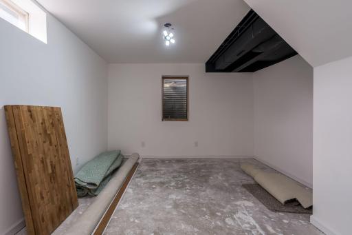 29-web-or-mls-107-meadow-ln.jpg
