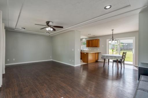 4-web-or-mls-107-meadow-ln.jpg