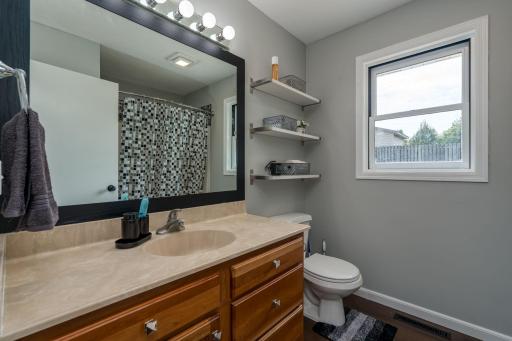 22-web-or-mls-107-meadow-ln.jpg