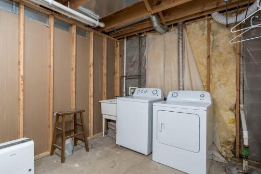 35-web-or-mls-107-meadow-ln.jpg