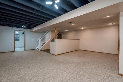 24-web-or-mls-107-meadow-ln.jpg