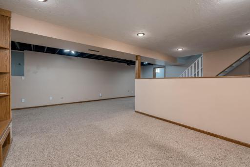 27-web-or-mls-107-meadow-ln.jpg