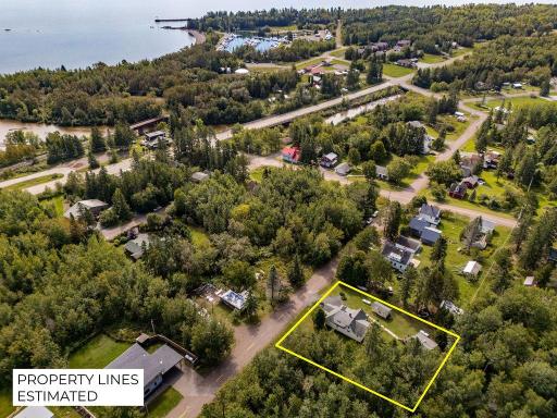 267 E 2nd Street, Knife River, MN 55609