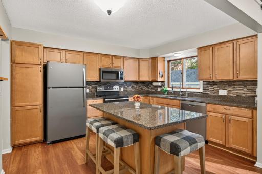 4270 Victoria Street N, Shoreview, MN 55126