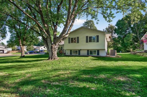 4270 Victoria Street N, Shoreview, MN 55126