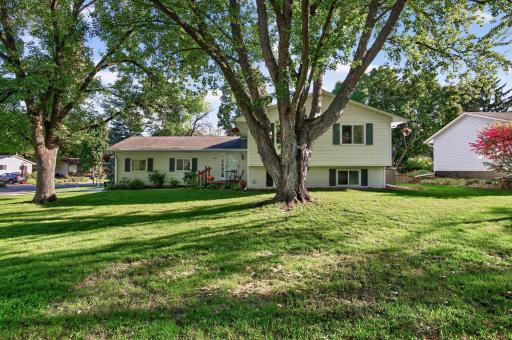4270 Victoria Street N, Shoreview, MN 55126