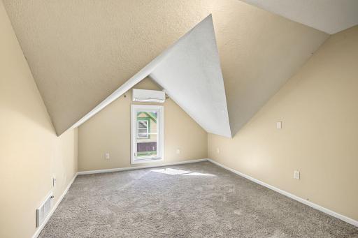 670 Conway Street, Saint Paul, MN 55106