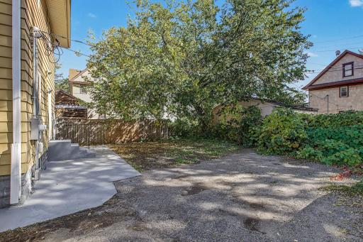 670 Conway Street, Saint Paul, MN 55106
