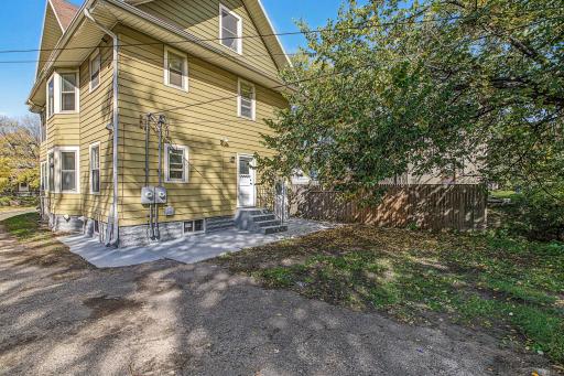 670 Conway Street, Saint Paul, MN 55106