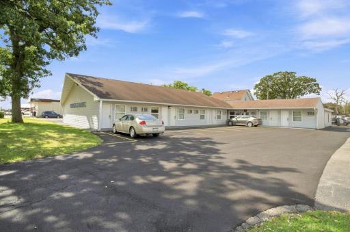 1418 S Oak Avenue, Owatonna, MN 55060