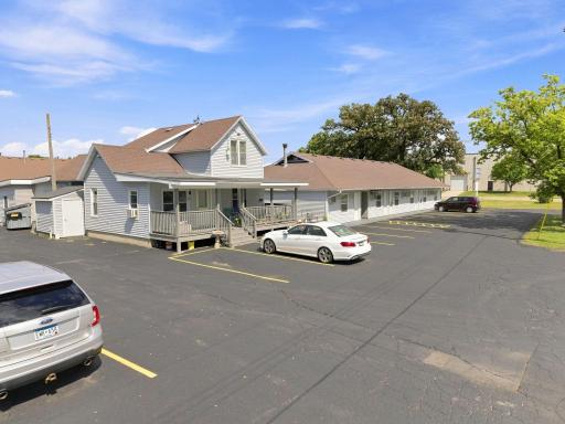 1418 S Oak Avenue, Owatonna, MN 55060