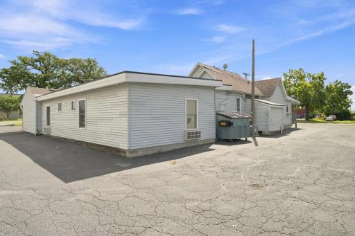 1418 S Oak Avenue, Owatonna, MN 55060