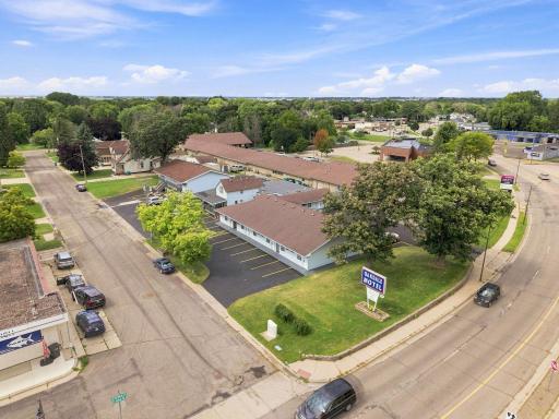 1418 S Oak Avenue, Owatonna, MN 55060